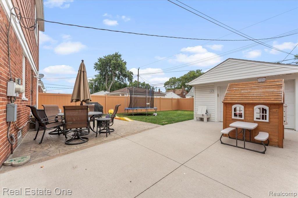 9671 STERLING Avenue, Allen Park, MI 48101 — Photo 36