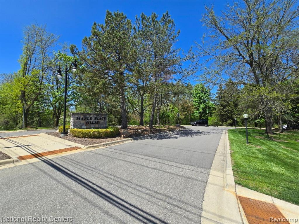 6400 PINECREST, West Bloomfield, MI — Photo 44