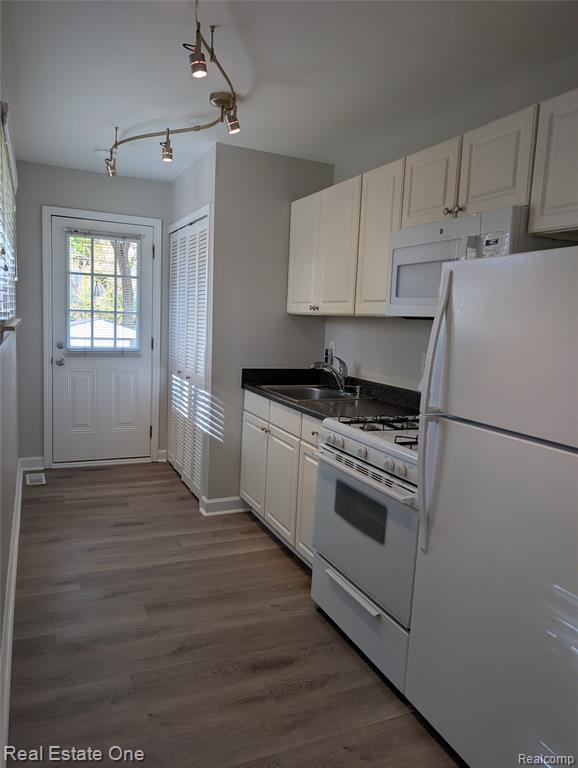 6015 N Globe Street, Westland, MI — Photo 2