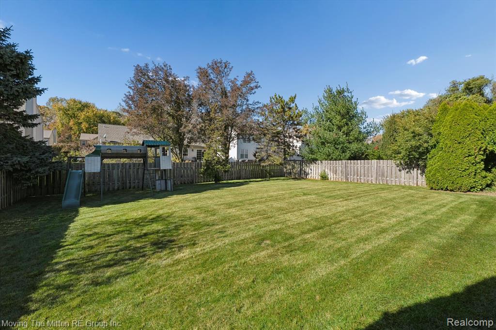 8171 St Johns Drive, Westland, MI — Photo 48