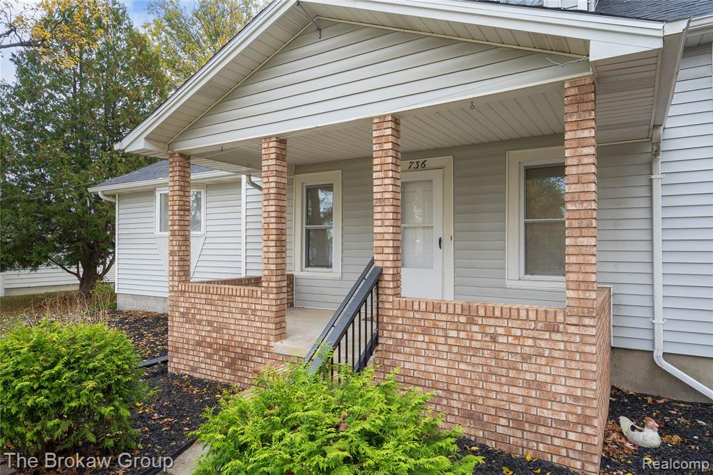 736 N Main Street, Almont, MI 48003 — Photo 6