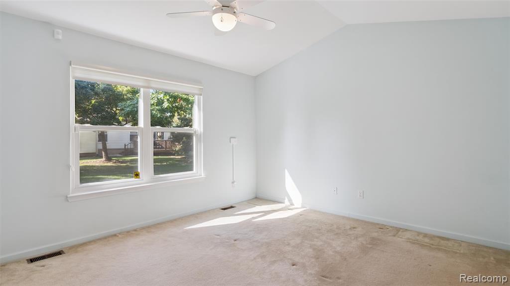 2096 Maplehurst Drive, Commerce Twp, MI 48390 — Photo 12