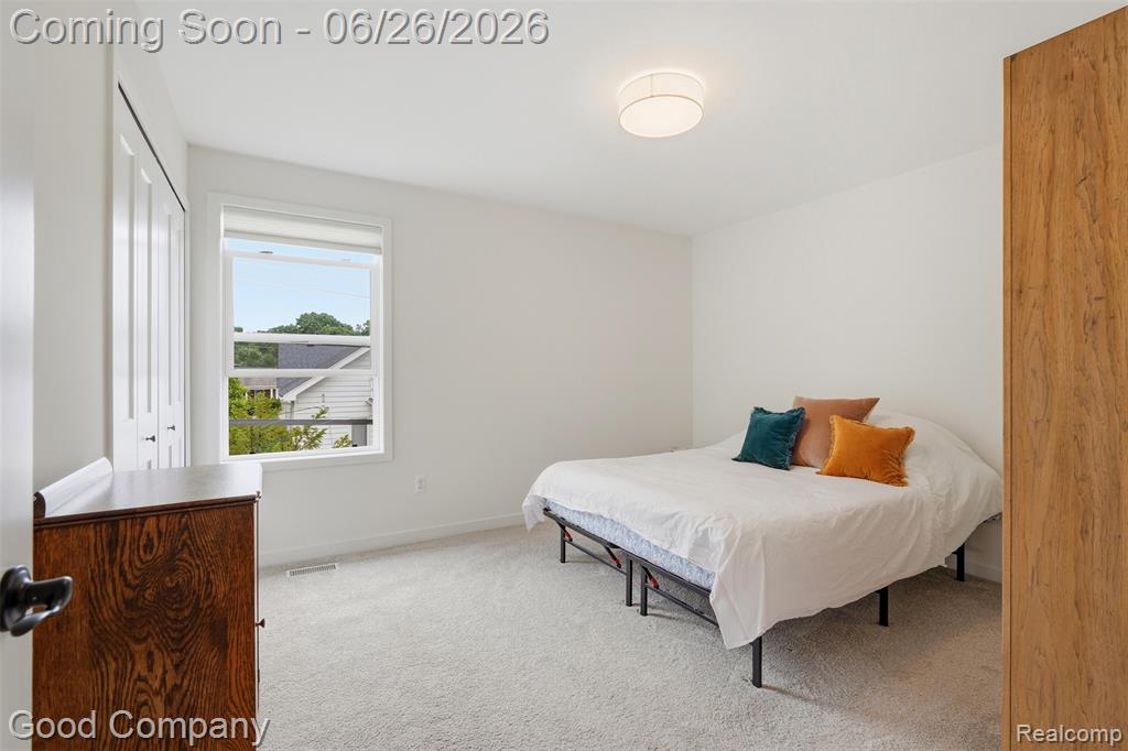8431 Kenberton Drive, Oak Park, MI 48237 — Photo 24