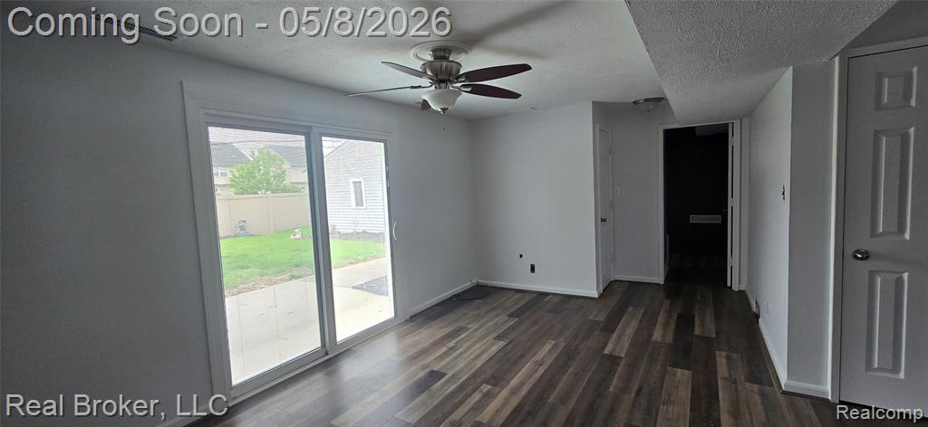 32631 Maplewood Street, Garden City, MI — Photo 6