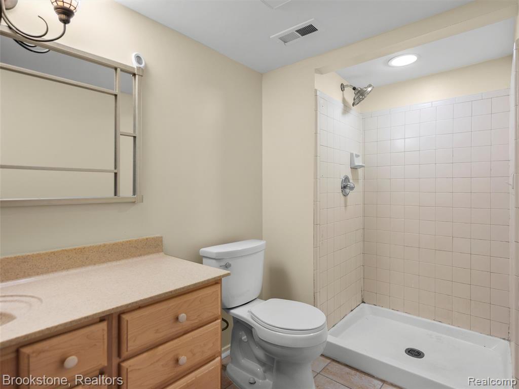 1652 S Hill Circle, Bloomfield Hills, MI 48304 — Photo 30