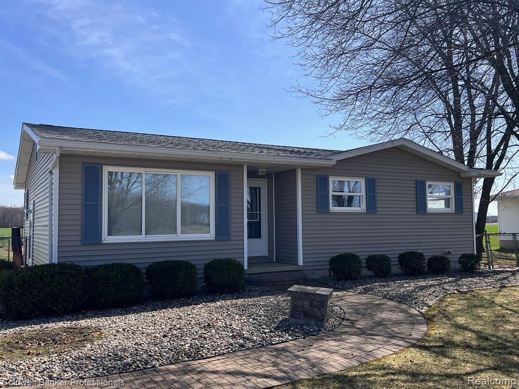8181 Van Vleet Road, Gaines Vlg, MI 48436 — front exterior