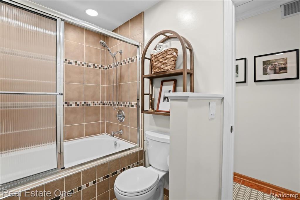 44650 W 11 Mile Road, Novi, MI — Photo 17