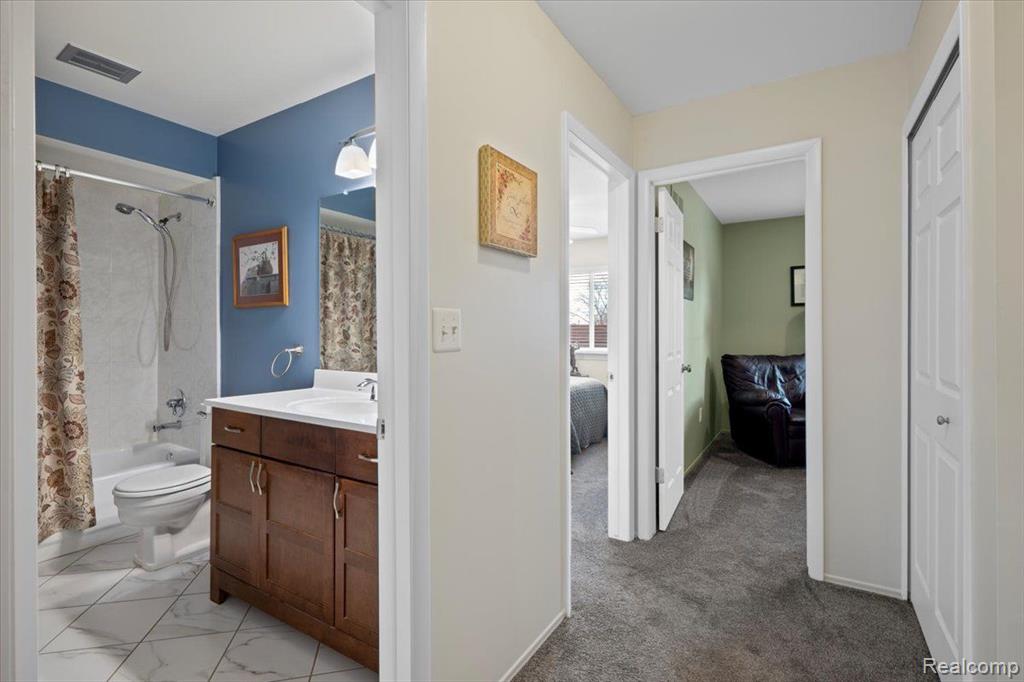 1818 SHIRE, Royal Oak, MI 48073 — Photo 23