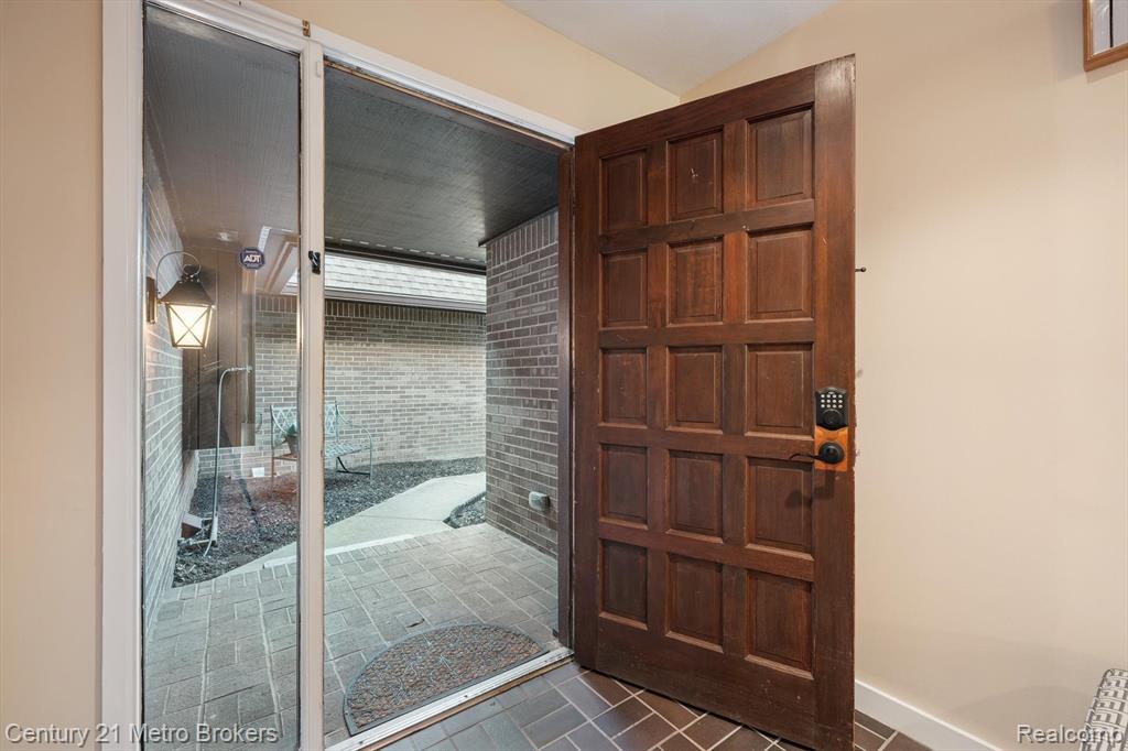 9095 S Saginaw Road, 23, Grand Blanc, MI 48439 — Photo 7