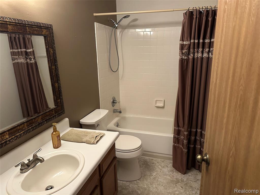 61290 Greenwood Drive, 94, South Lyon, MI 48178 — Photo 12