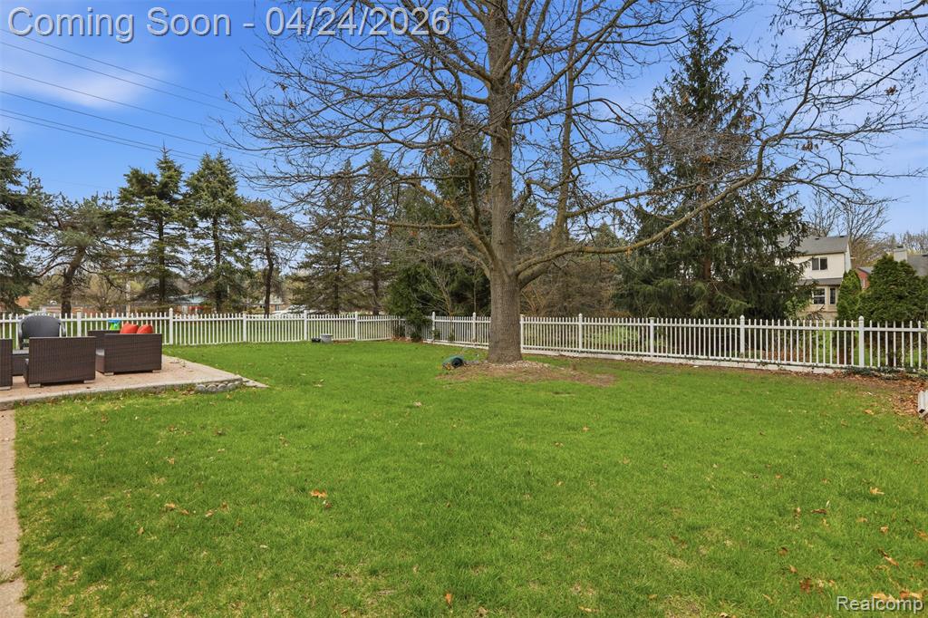 3300 Viking Drive, Commerce Twp, MI 48390 — Photo 32
