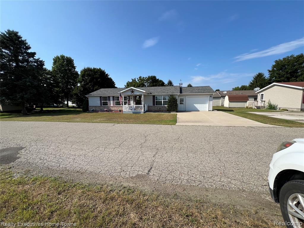 2293 DENNIS Street, Croswell, MI 48422 — Photo 5
