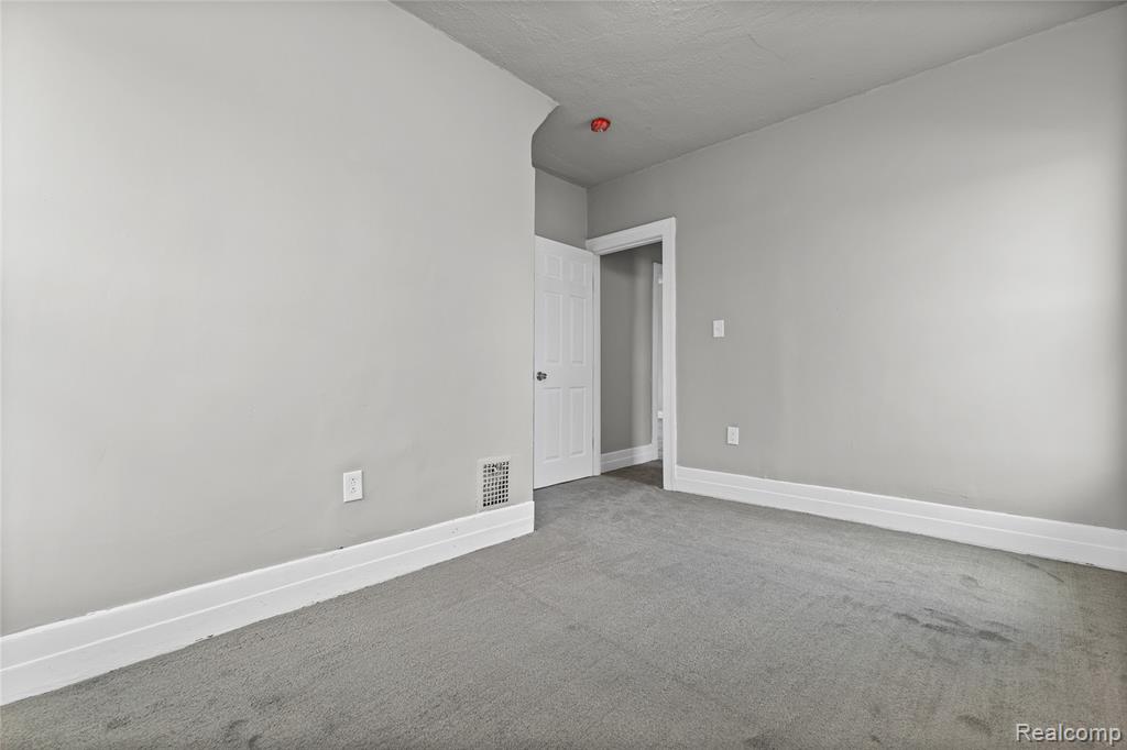 3010 Montclair Street, Detroit, MI 48214 — Photo 46