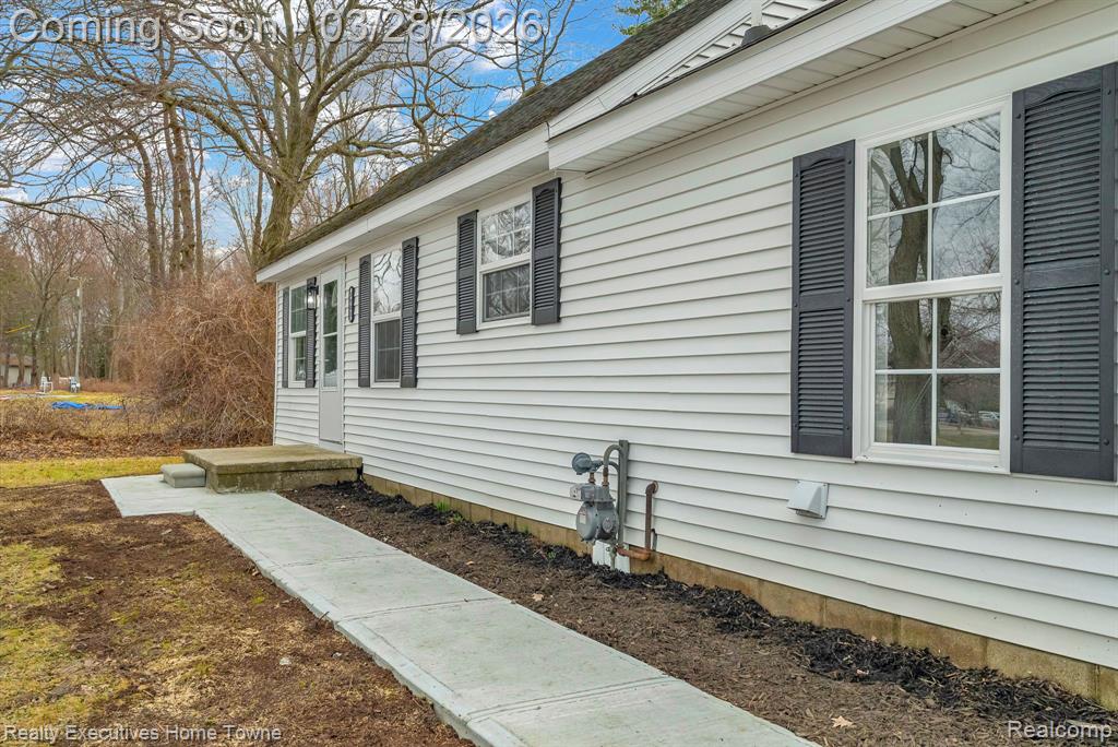 3981 Pine Grove Avenue, Fort Gratiot, MI 48059 — Photo 32