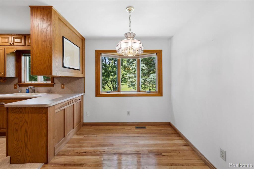 8622 S BYRON Road, Gaines Vlg, MI 48436 — Photo 7