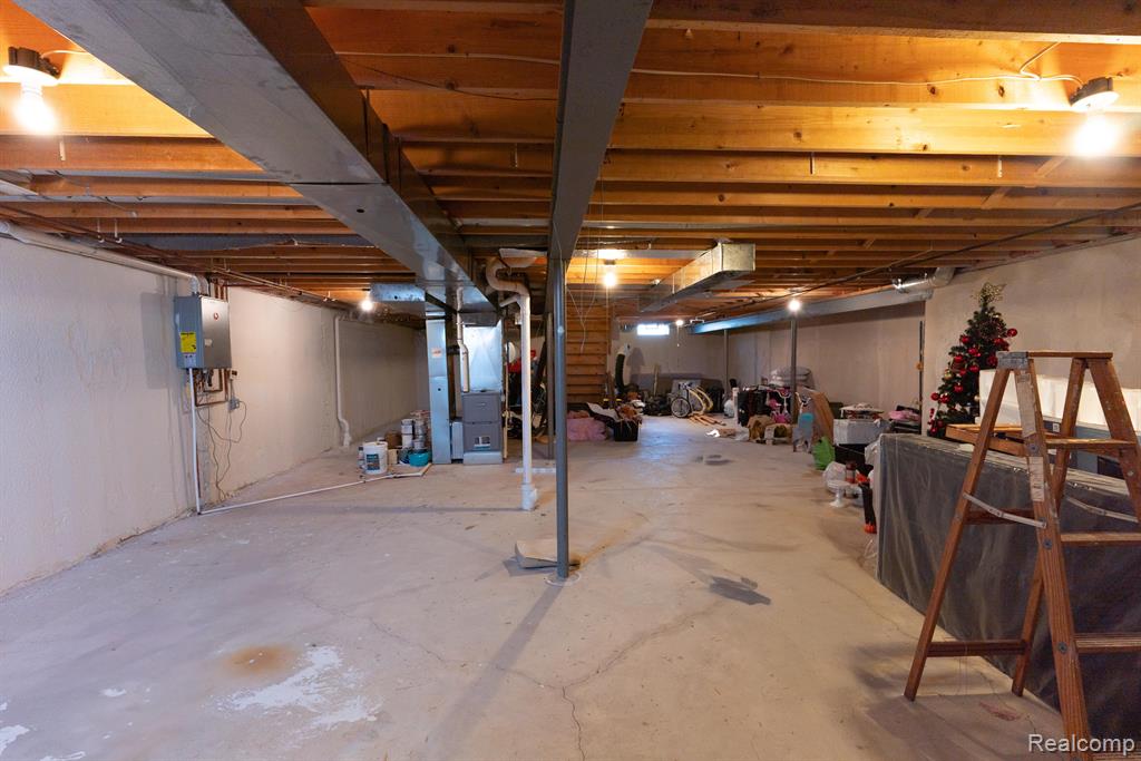 41647 SINGH Drive, Canton, MI 48188 — Photo 37
