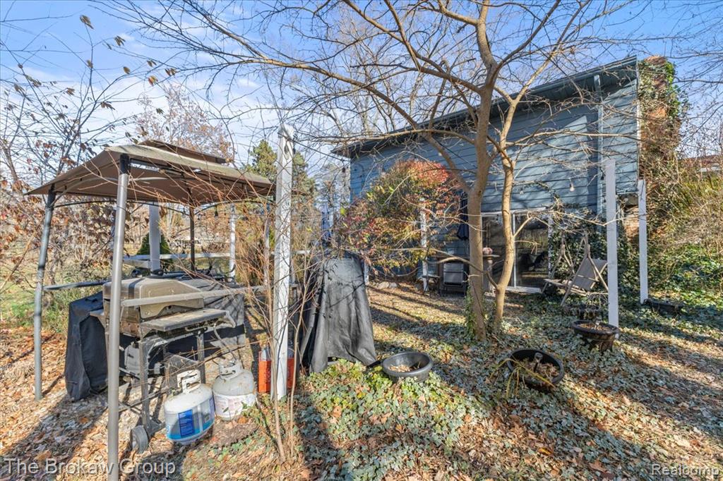 10490 Green Road, Goodrich Vlg, MI — Photo 43