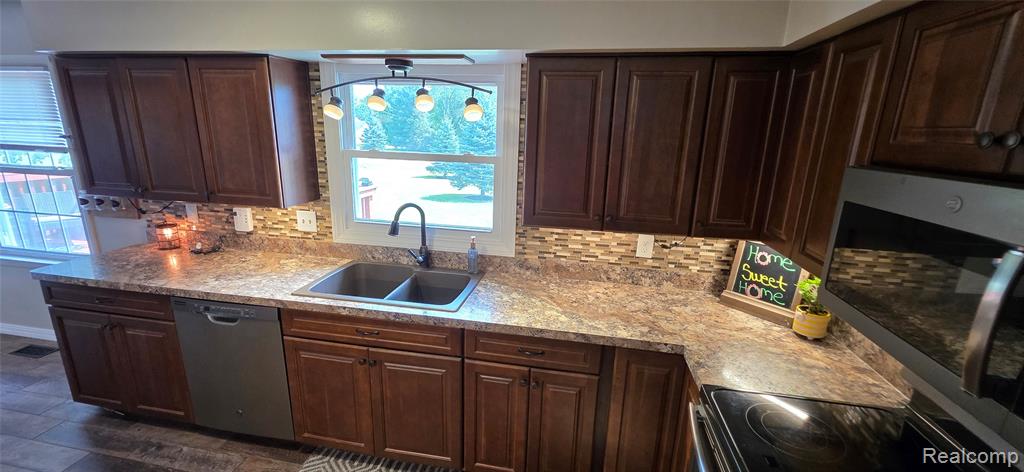 6123 N Seymour Road, Flushing, MI 48433 — Photo 9