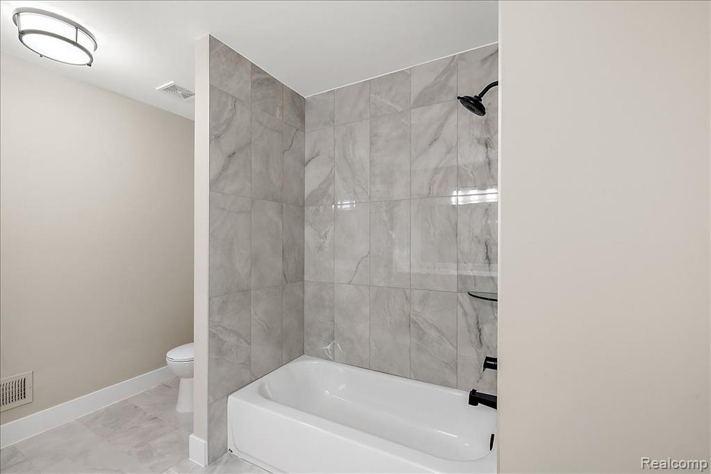 50896 MISTWOOD Drive, Macomb, MI 48042 — Photo 54