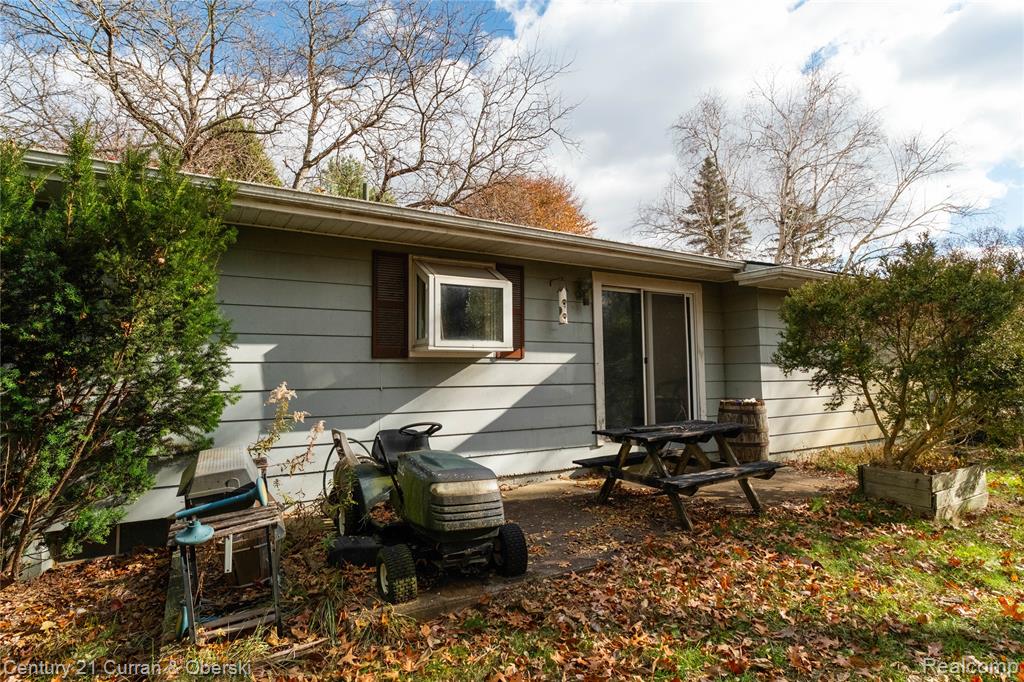 9792 Willis Road, Pinckney, MI 48169 — Photo 2