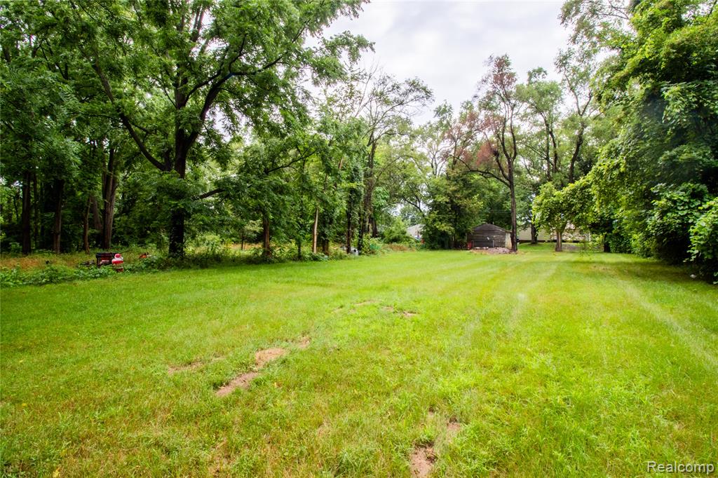 68 N Astor Street, Pontiac, MI 48342 — Photo 23
