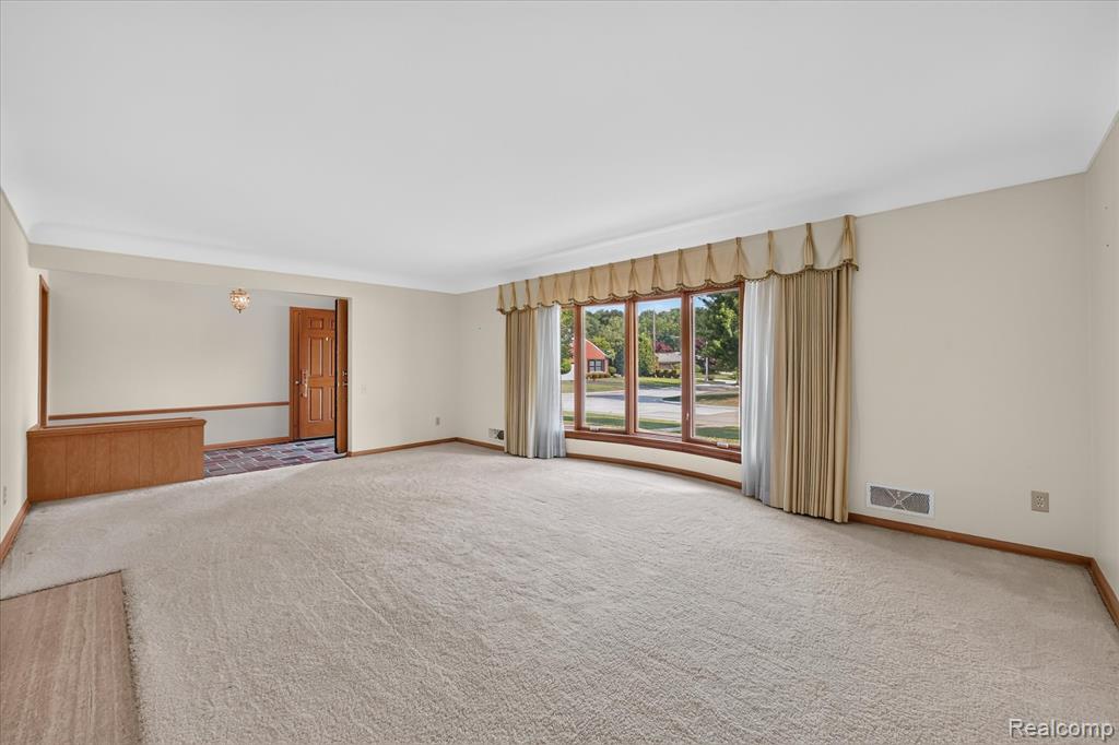 3 Shorecrest Circle, Grosse Pointe, MI 48236 — Photo 9