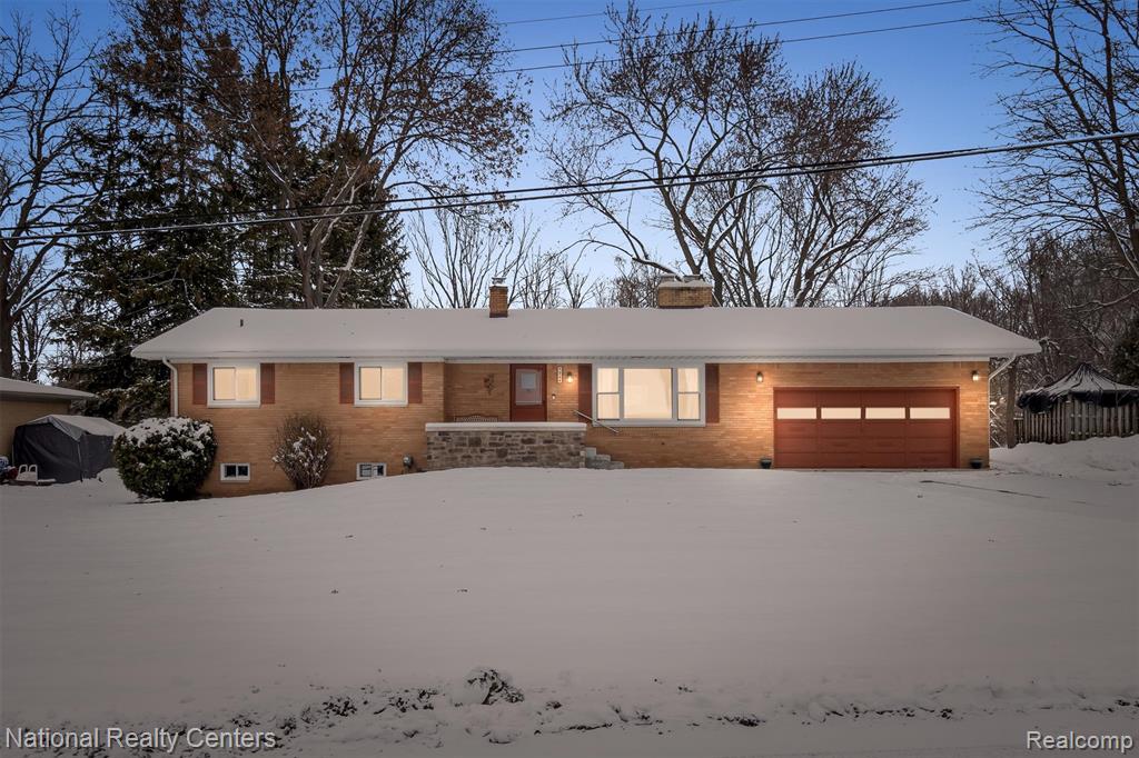 4264 Woodstock Road, Waterford, MI 48328 — Photo 2