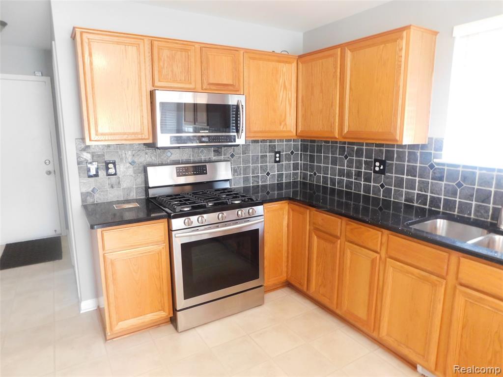 52025 HICKORY Drive, Chesterfield, MI 48047 — Photo 19