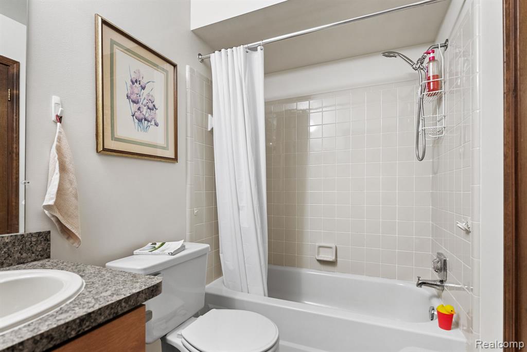 42917 Freeport Drive, Sterling Heights, MI 48313 — Photo 26