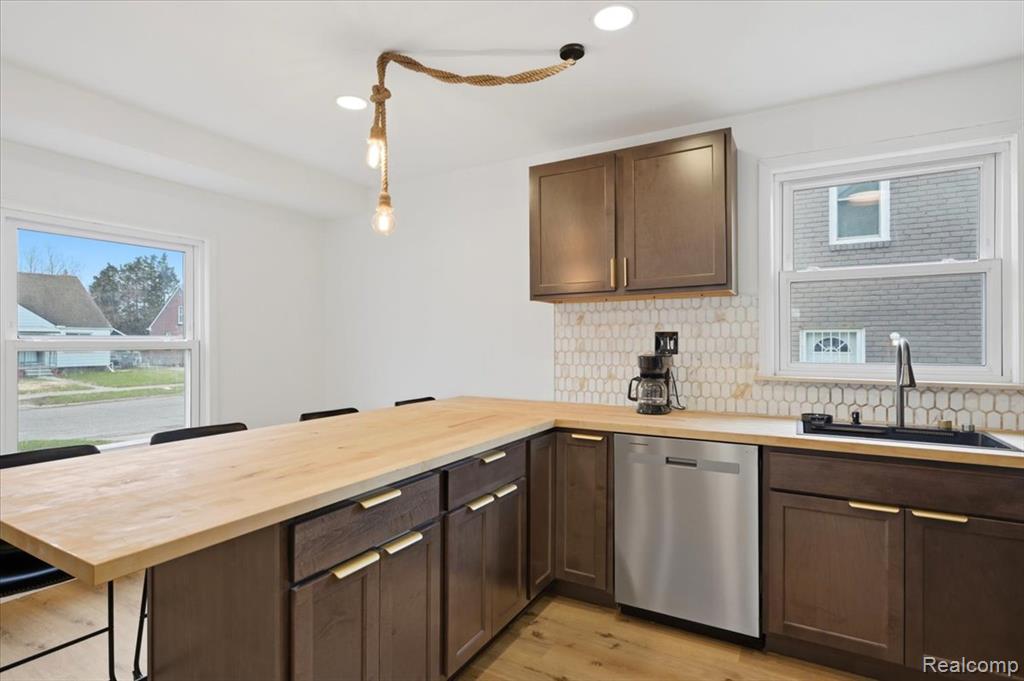 6106 Oldtown Street, Detroit, MI 48224 — Photo 10