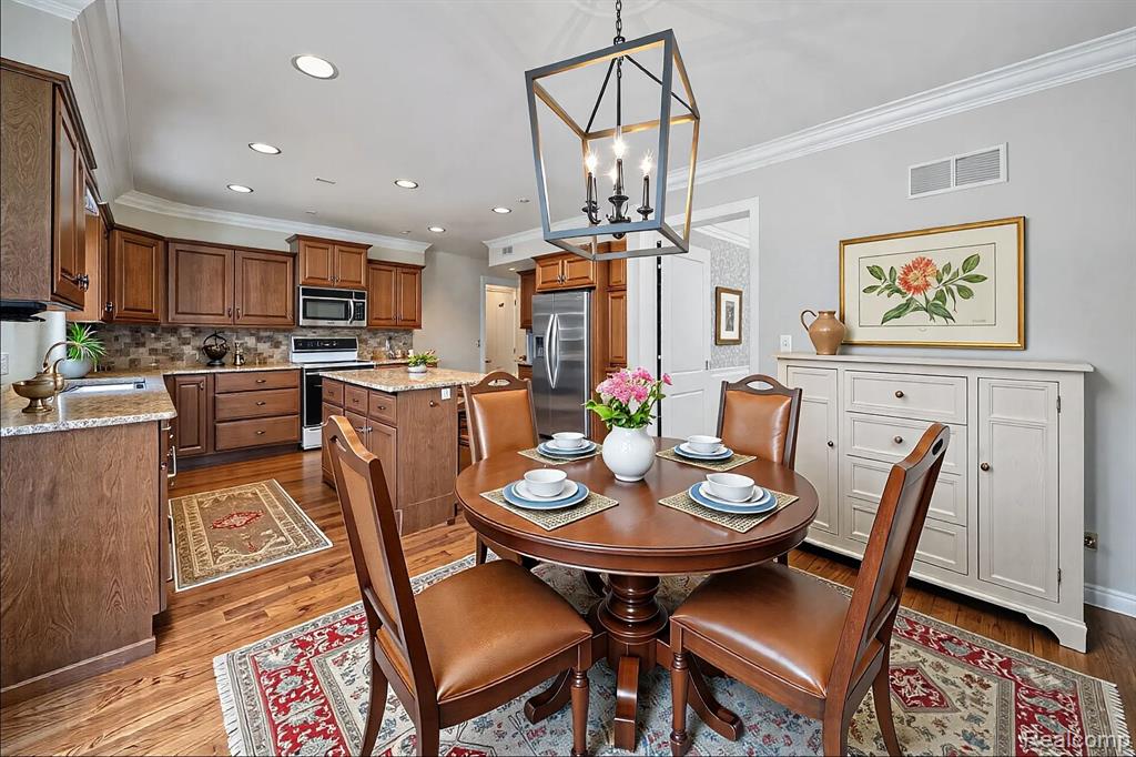 9856 Rattalee Lake Road, Clarkston, MI 48348 — Photo 19