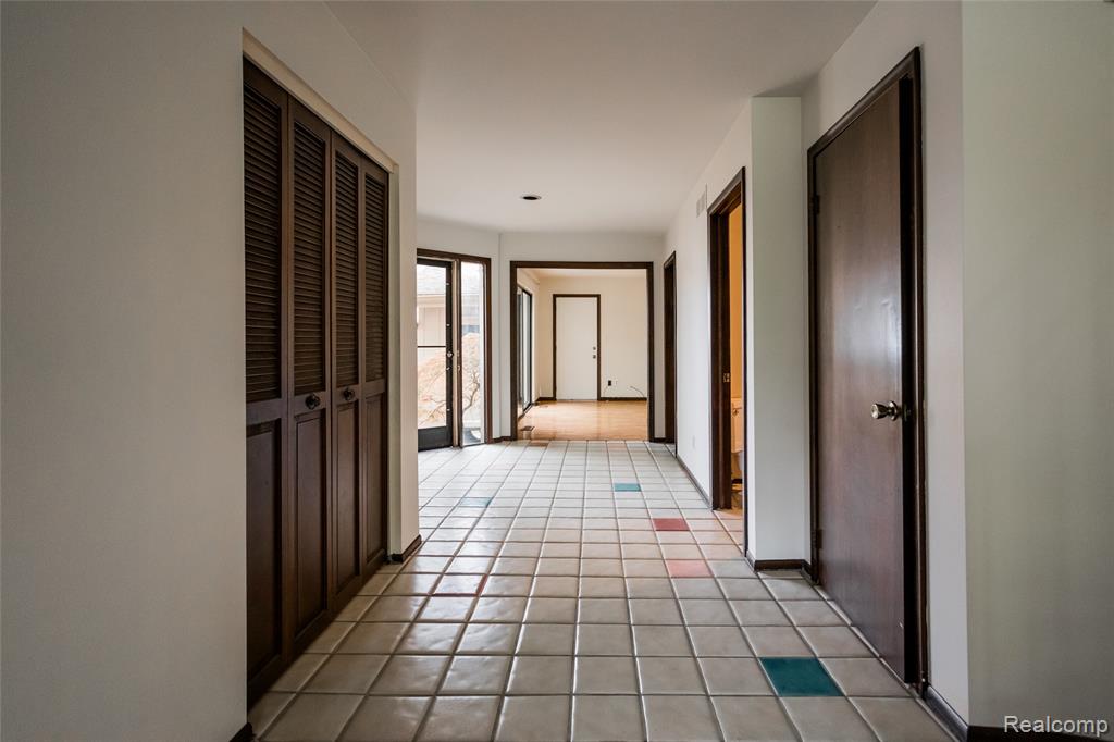7118 Pebble Park Drive, West Bloomfield, MI — Photo 20