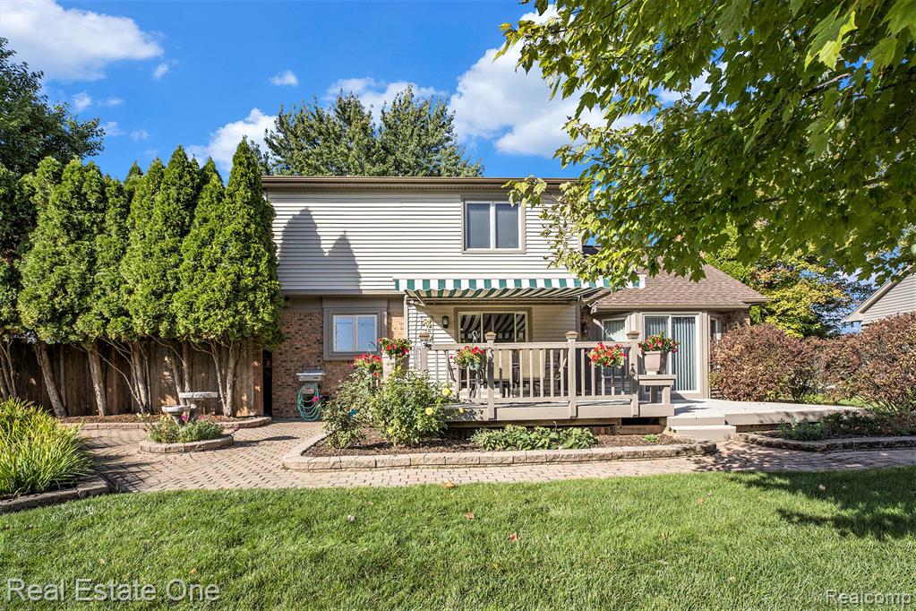 5208 Crowfoot Drive, Troy, MI 48085 — Photo 2