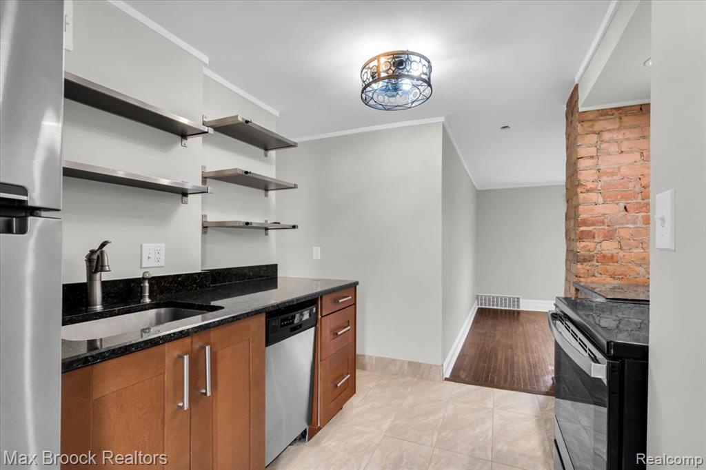 417 W Lincoln Avenue, Royal Oak, MI 48067 — Photo 42