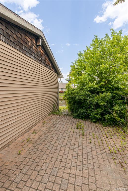 9634 Bonnie Briar Street, White Lake, MI — Photo 46