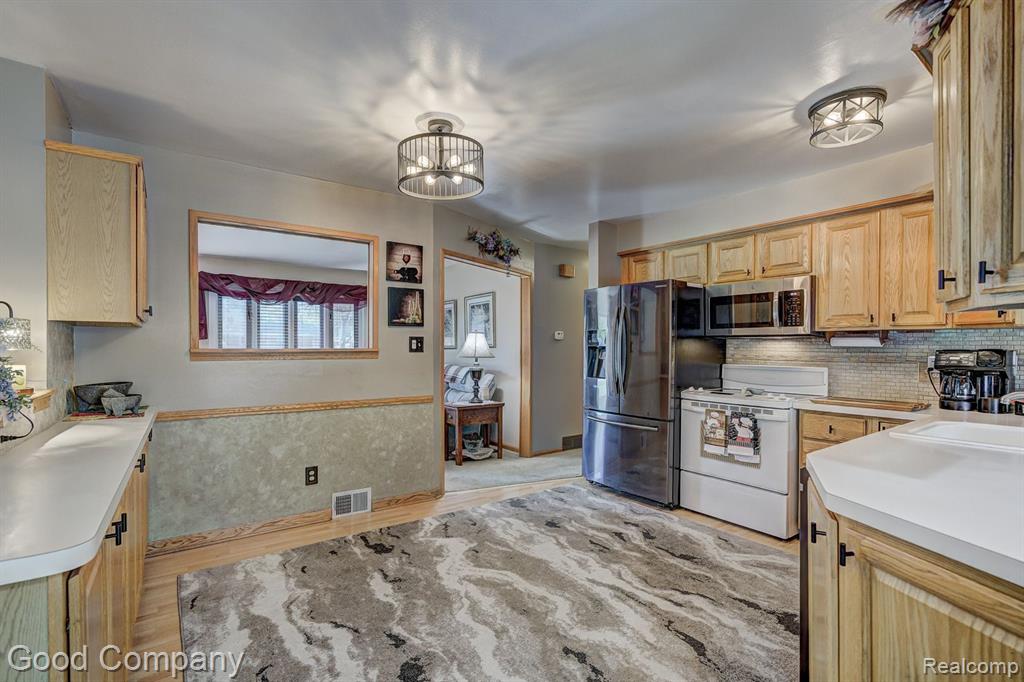 4615 FRAZHO Road, Warren, MI 48091 — Photo 9
