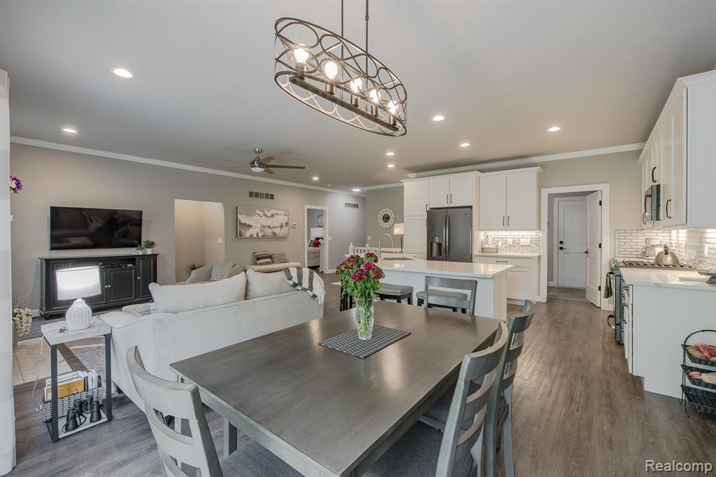 7466 Village Court, Davisburg, MI 48350 — Photo 13