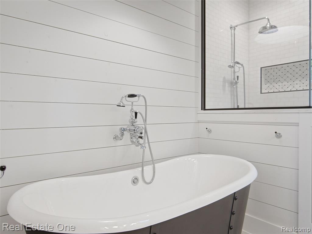 6160 Wertz, Davisburg, MI 48350 — Photo 21
