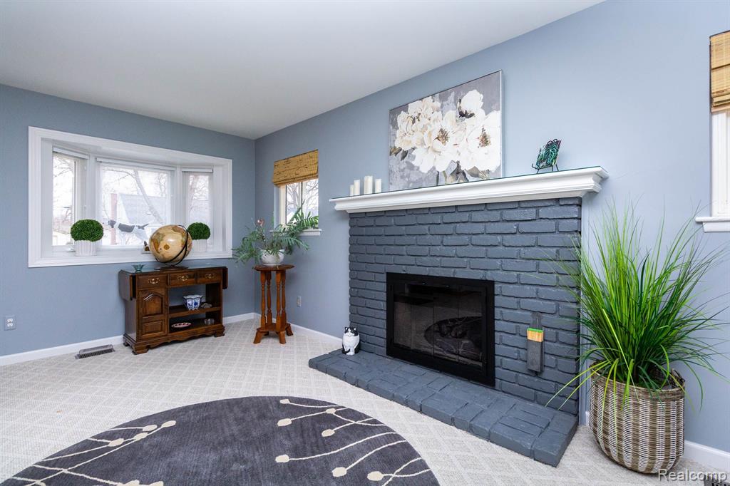 911 MAYFIELD Drive, Royal Oak, MI 48067 — Photo 15