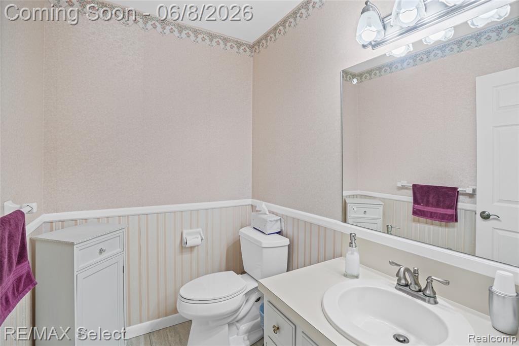 1333 Hidden Oaks Court, Flint, MI 48507 — Photo 17
