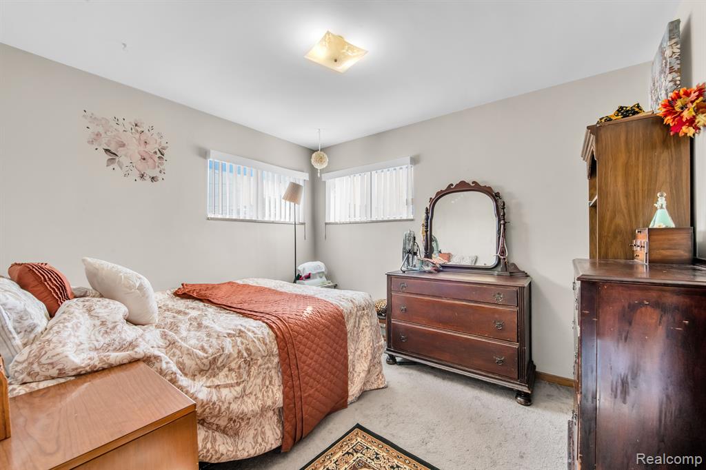 8150 MARIAN Street, Warren, MI 48093 — Photo 17