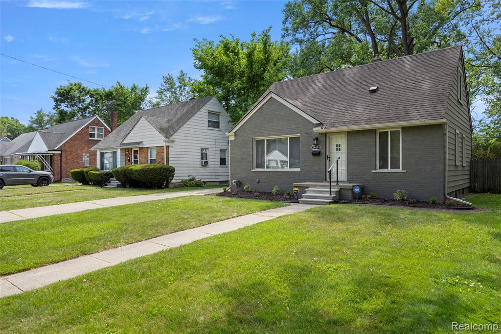 24691 Kipling Street, Oak Park, MI 48237 — Photo 2