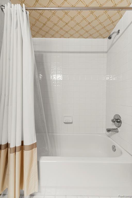 6 Bradford Court, Dearborn, MI 48126 — Photo 37