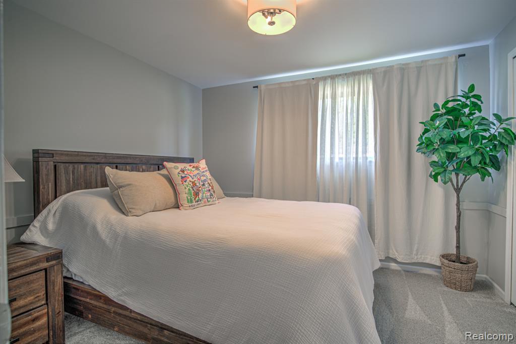 5250 Winchester Drive, Troy, MI 48085 — Photo 25