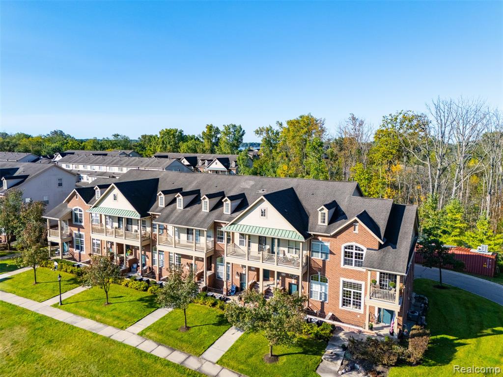 470 Old Pine Way, Walled Lake, MI 48390 — Photo 36