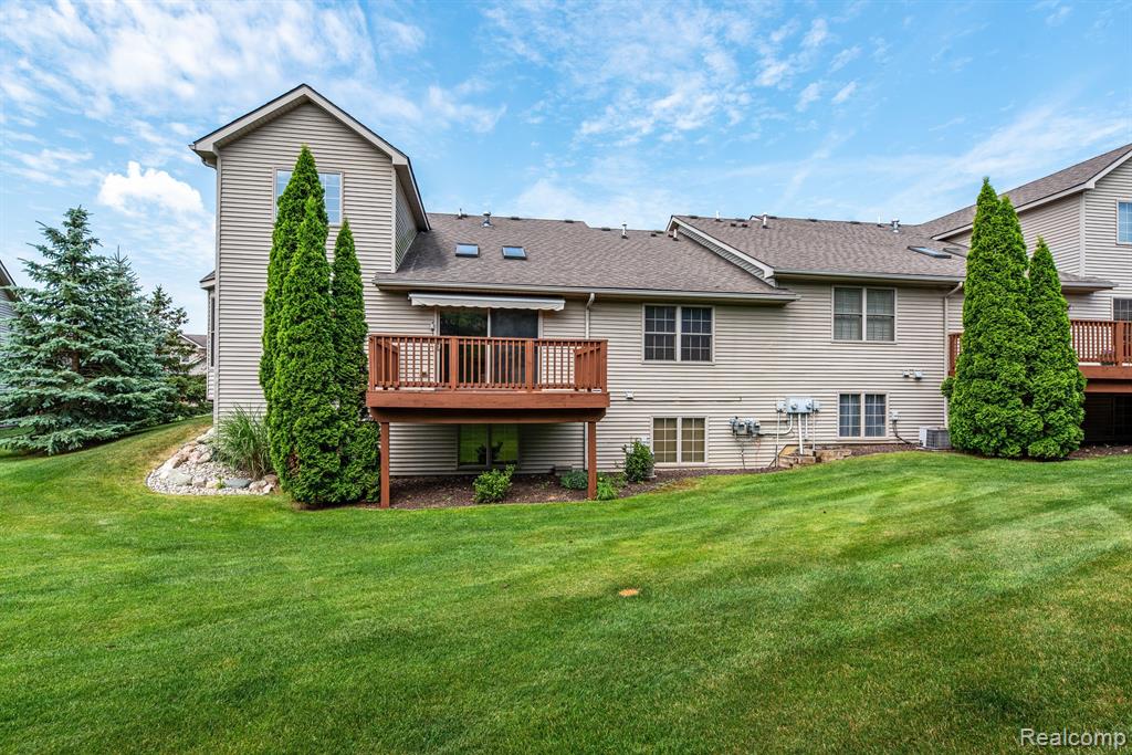 6197 MOUNTAIN LAUREL Drive, Brighton, MI 48116 — Photo 48
