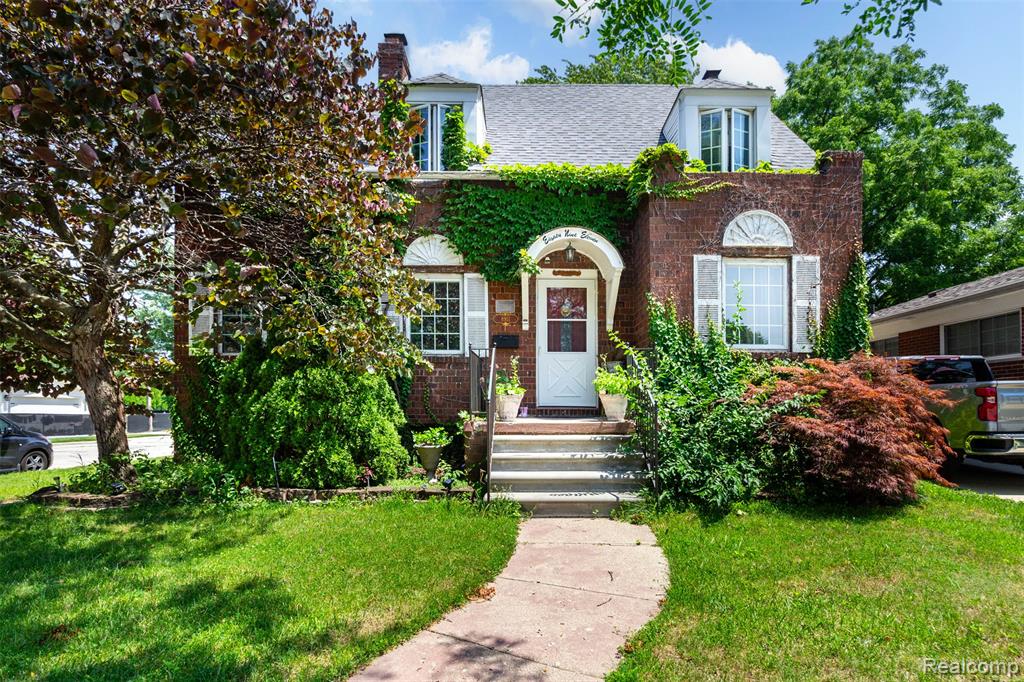 8911 Manor Avenue, Allen Park, MI 48101