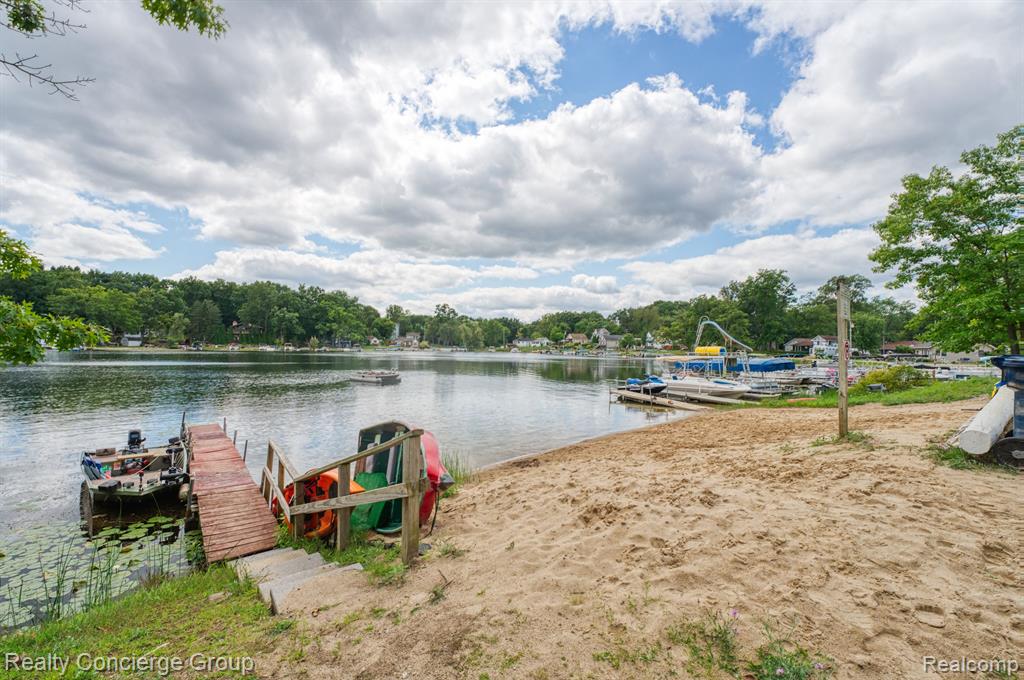 6340 ISLAND LAKE Drive, Brighton, MI 48116 — Photo 24