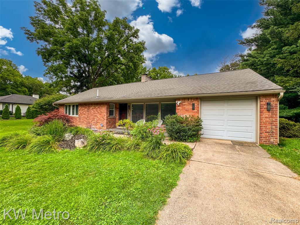4096 CHESTNUT HILL Drive, Troy, MI 48098 — Photo 2
