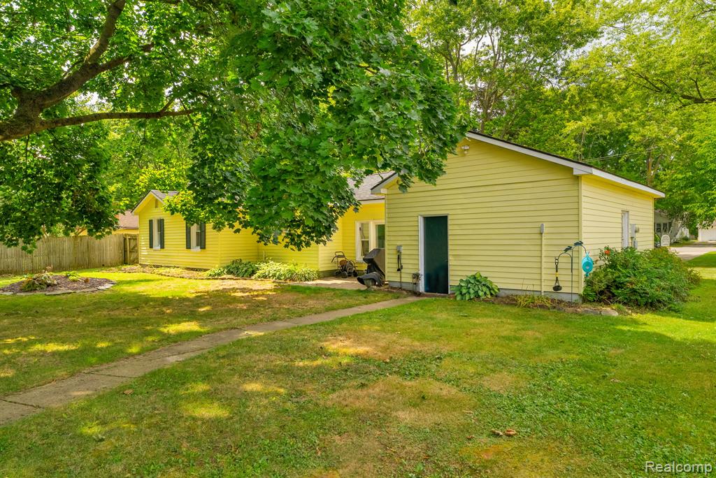 4350 Lessing Avenue, Waterford, MI 48329 — Photo 19